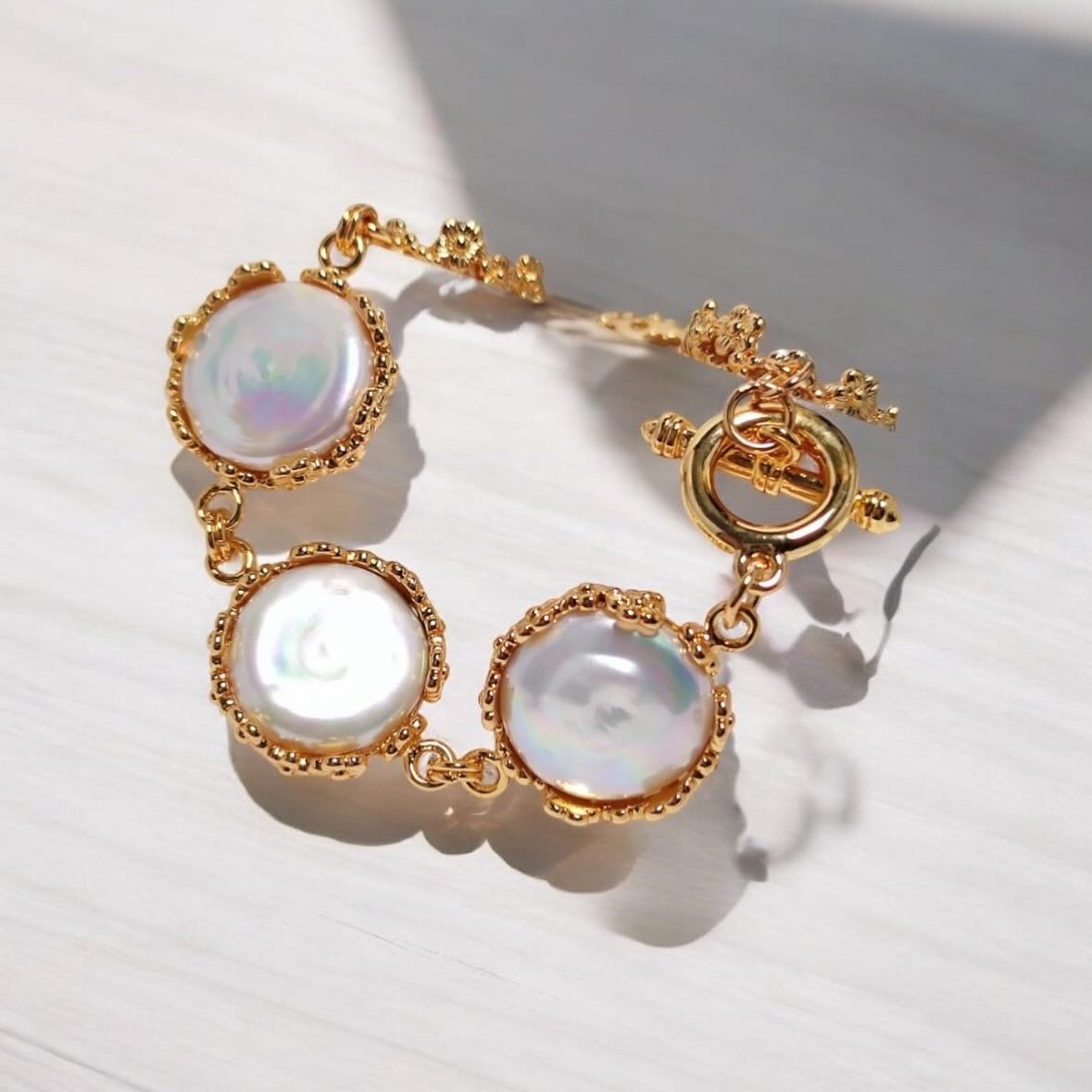 White lipped pearl oyster bracelet.