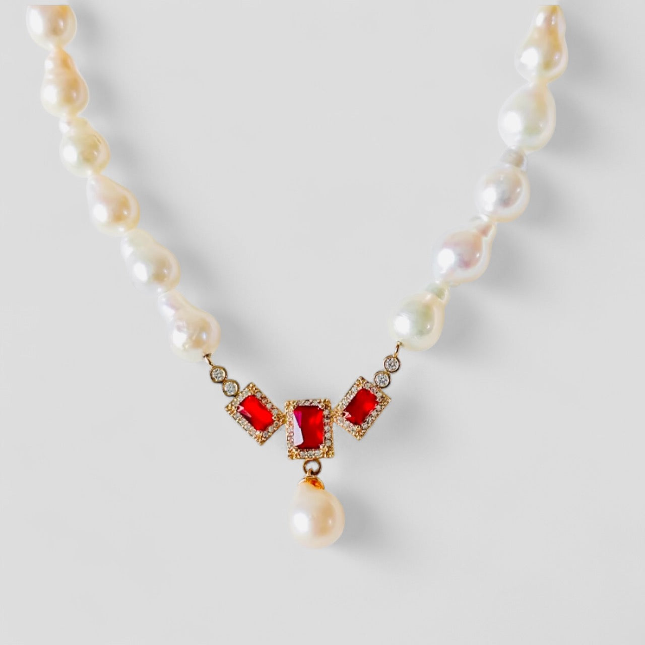 Ancora red pearl necklace