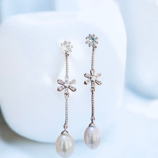 Pearl sting earrings