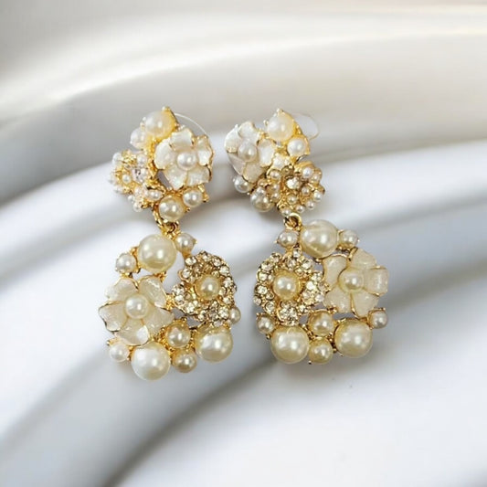 Pearl flower earrings